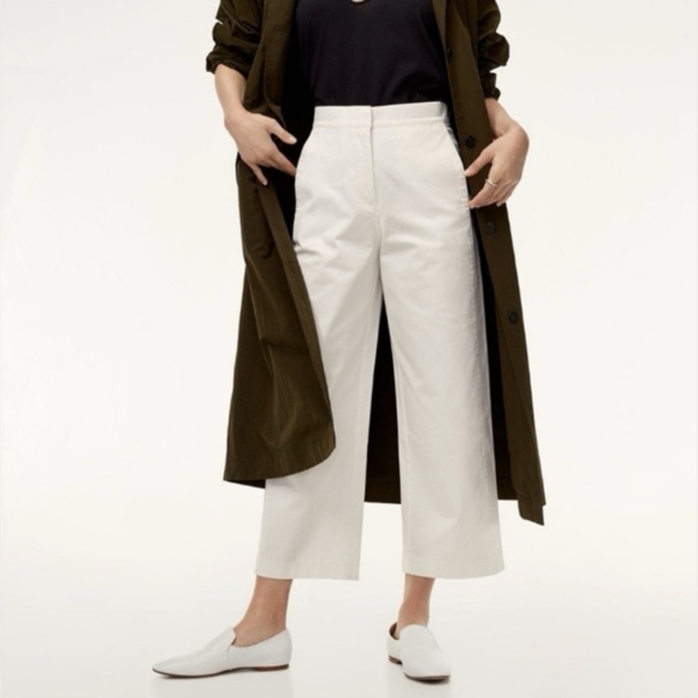 Aritzia Babaton The Group Walsh White Cropped Ankle Straight Leg Pants Size 4